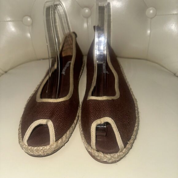 NEW Dollhouse Brown Canvas Peep Toe Flat Shoe Size 6 Slip On Ballet Flat Shoes - Picture 2 of 7